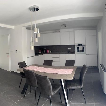 Apartmani Lana Rab Town Exteriér fotografie