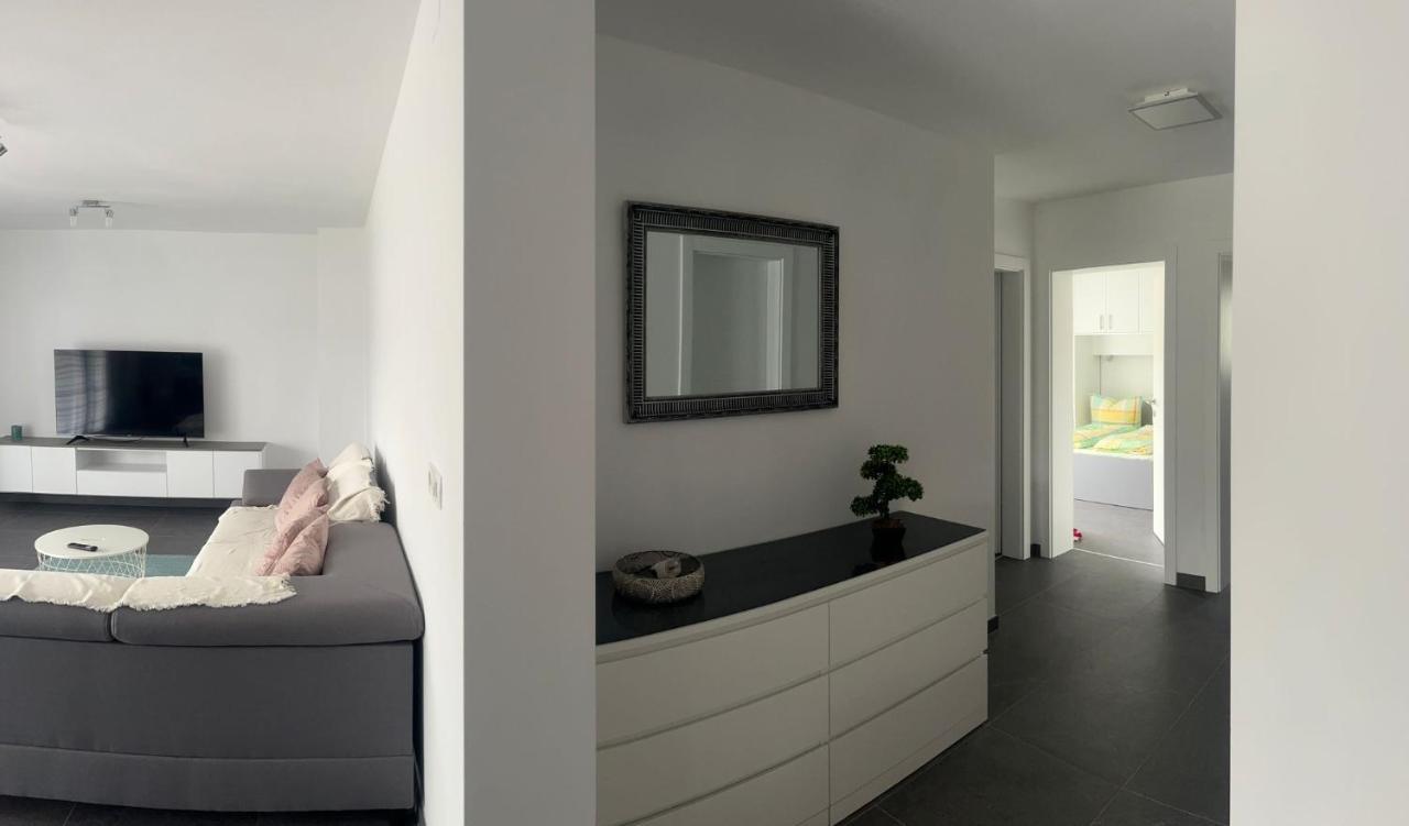 Apartmani Lana Rab Town Exteriér fotografie